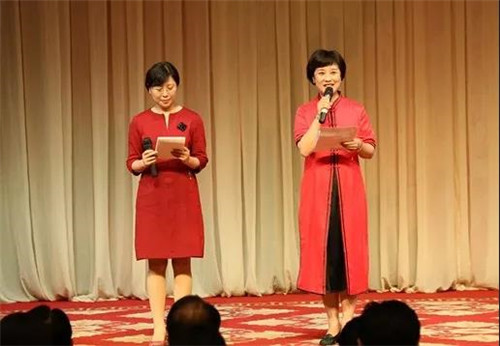 活动由国家京剧院三团党支部书记副团长徐畅主持,她首先向日本访华团